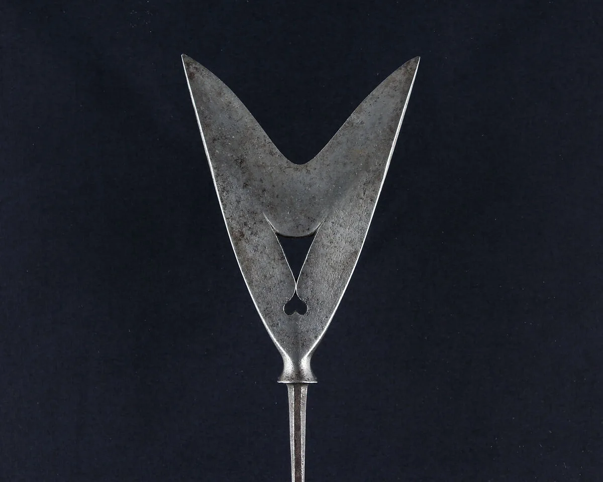 Arrowhead (<i>Yanone</i>) — Unknown