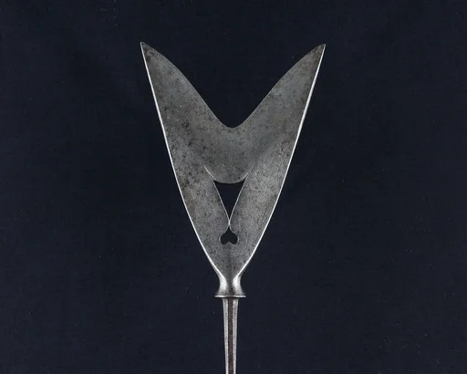 Arrowhead (<i>Yanone</i>)
