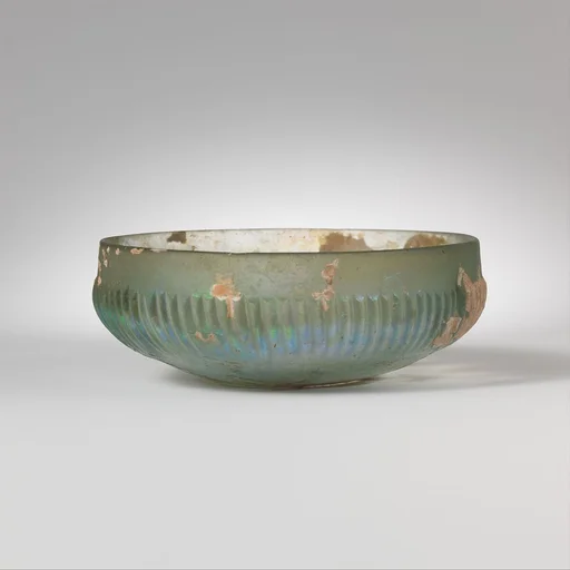 Glass ribbed bowl