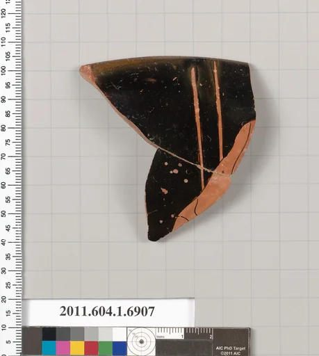 Terracotta rim fragment of a kylix (drinking cup)