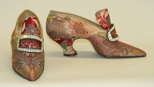 Pumps — Pierre Yantorny