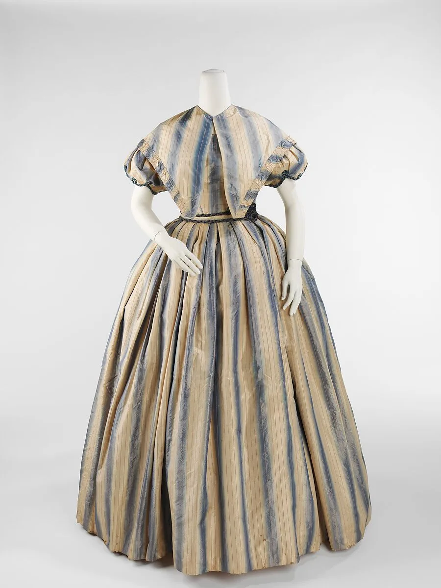 Evening dress — Unknown