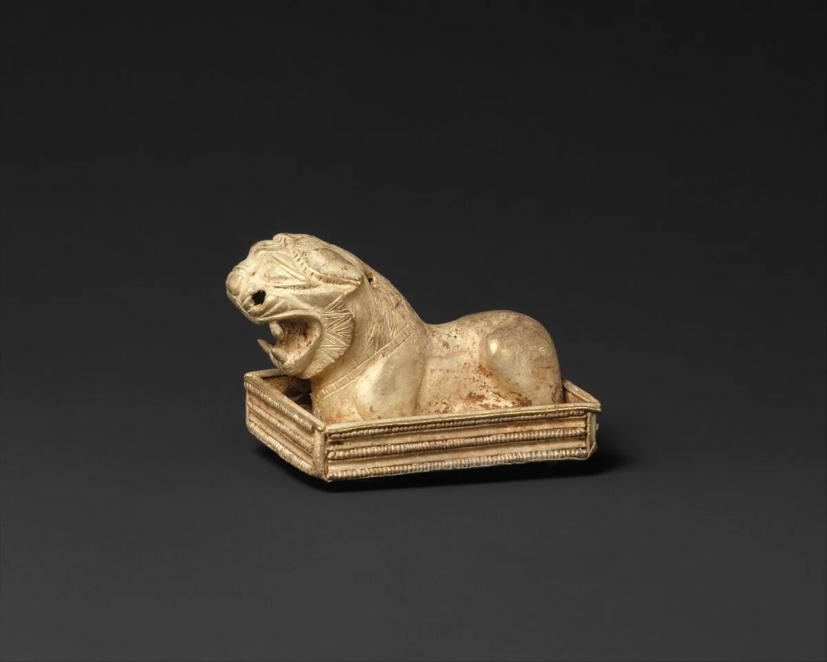 Brooch with a lion — Unknown