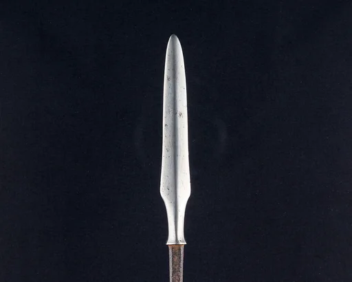 Arrowhead (<i>Yanone</i>)