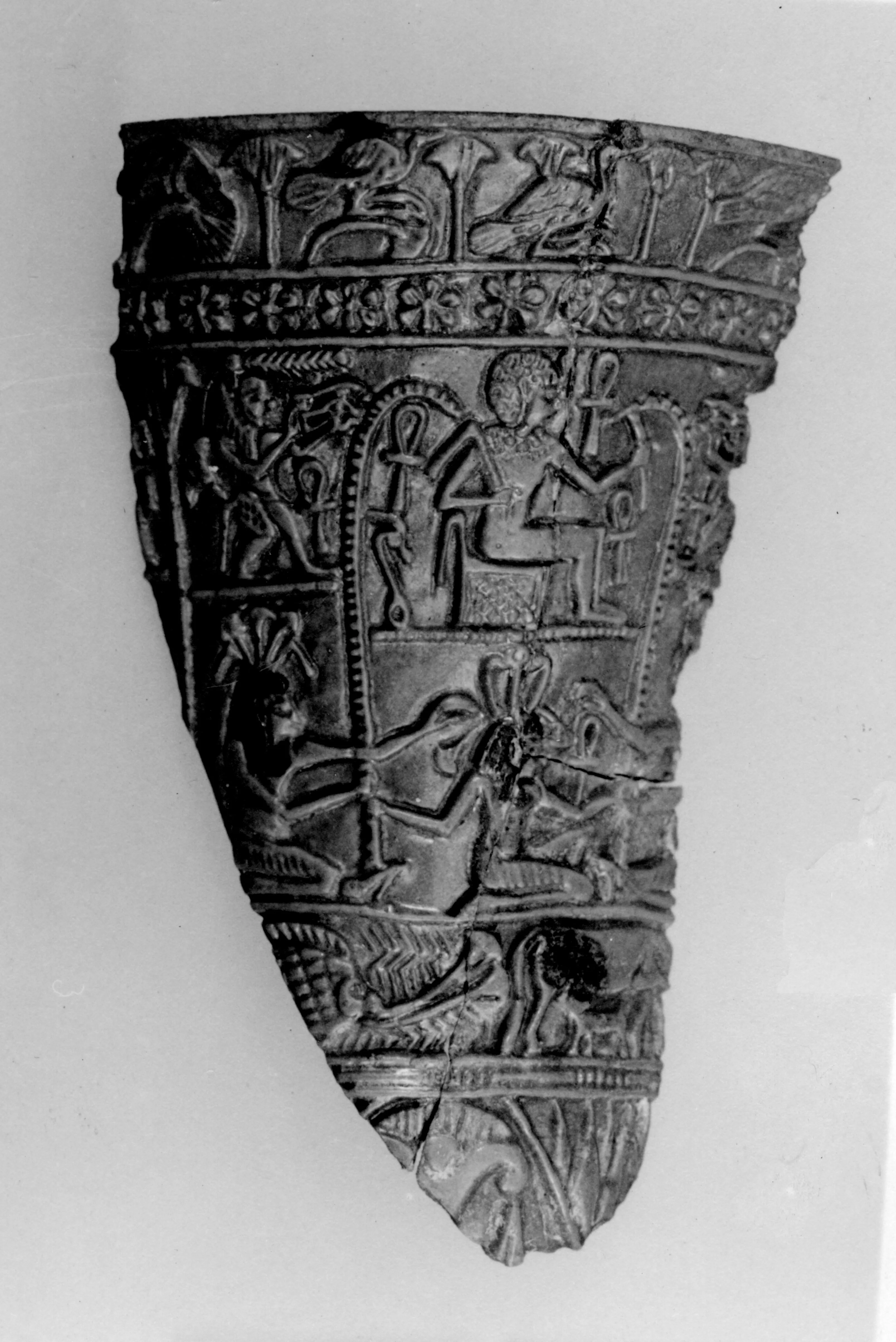 Fragment of a lotiform chalice, with the figure of a king — Unknown