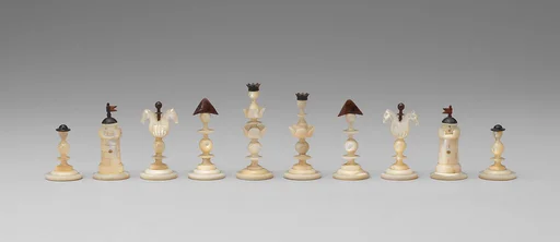 Chessmen (32) and box-board