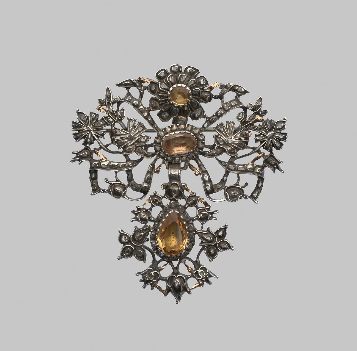 Brooch — Unknown
