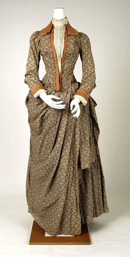 Walking dress