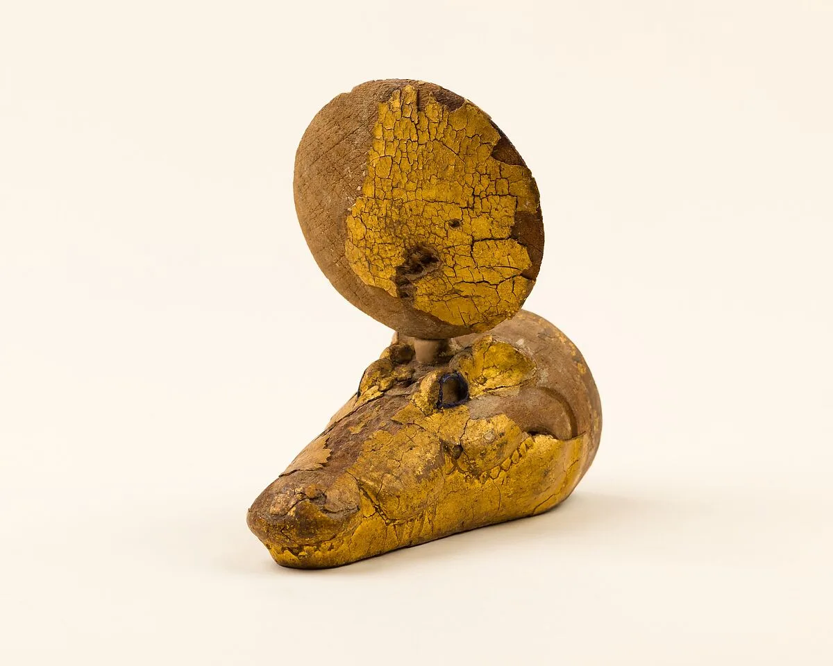Mask for a crocodile mummy — Unknown