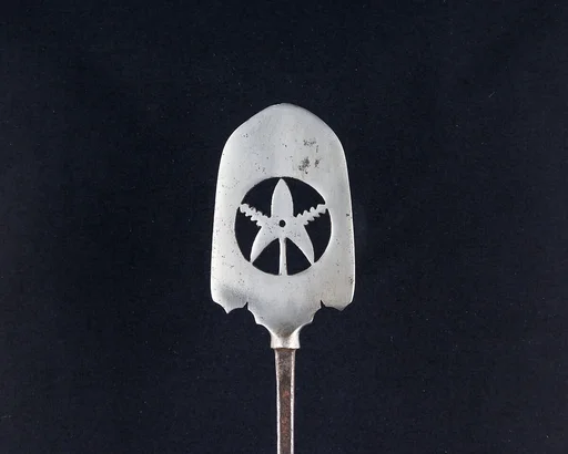 Arrowhead (<i>Yanone</i>)