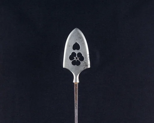 Arrowhead (<i>Yanone</i>)