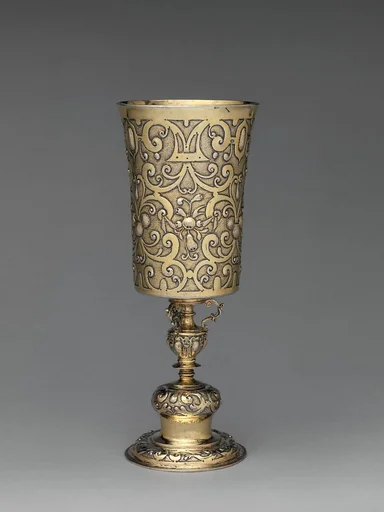 Standing cup