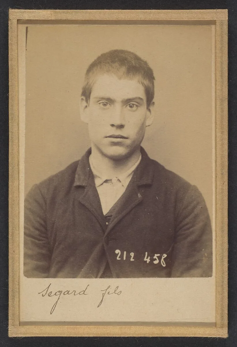 Segard. Émilien (dit Segard Fils). 18 ans, né à Saloüel (Somme). Peintre en voitures. Anarchiste. 2/7/94. — Alphonse Bertillon