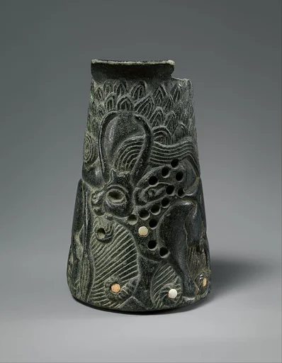 Vessel with two zebu