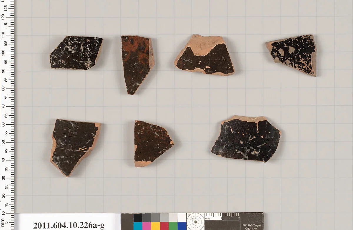 Terracotta fragments of closed shapes — Unknown