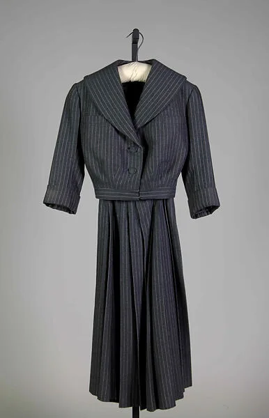 Suit — Unknown