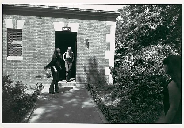 Untitled — Garry Winogrand