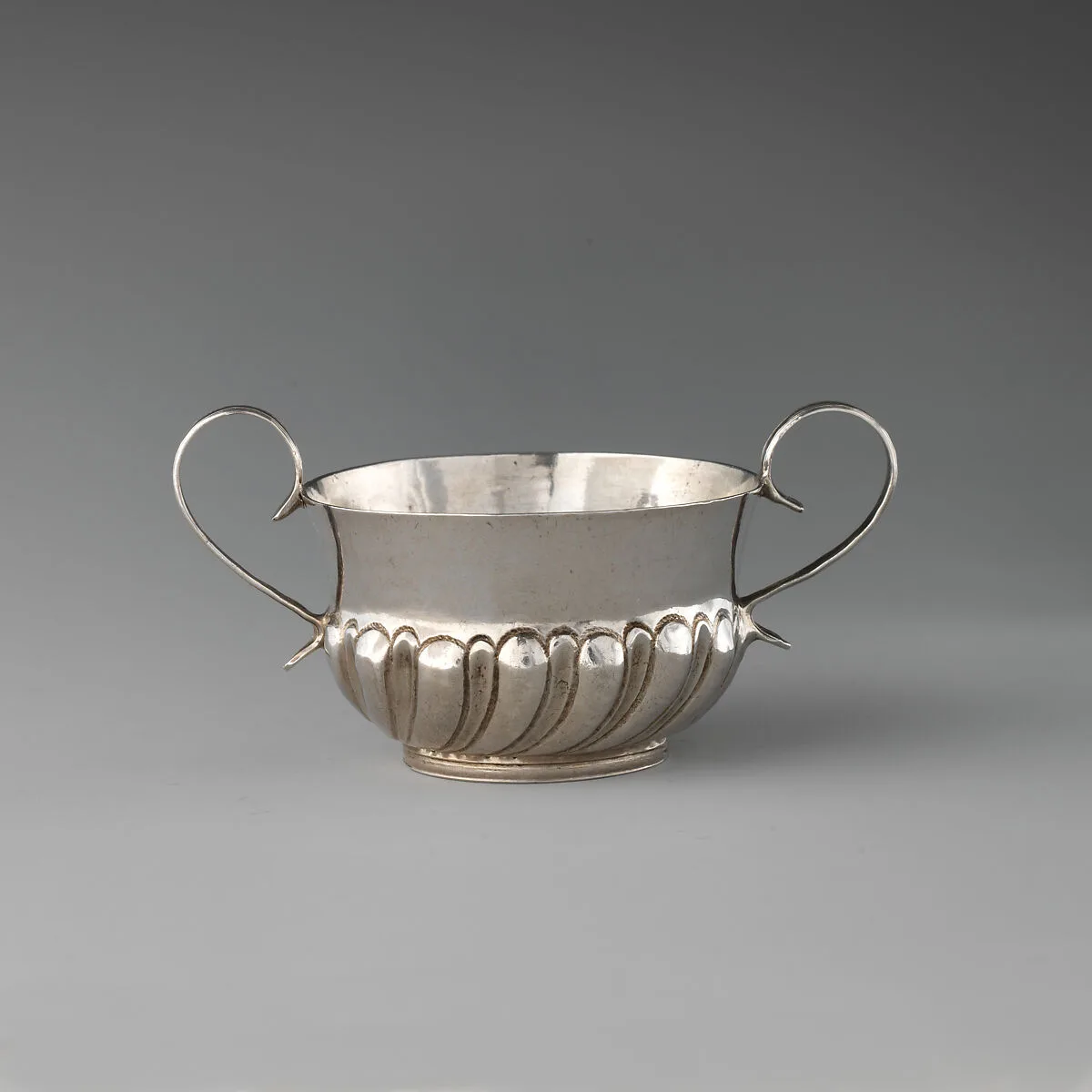 Miniature porringer — P. H., London