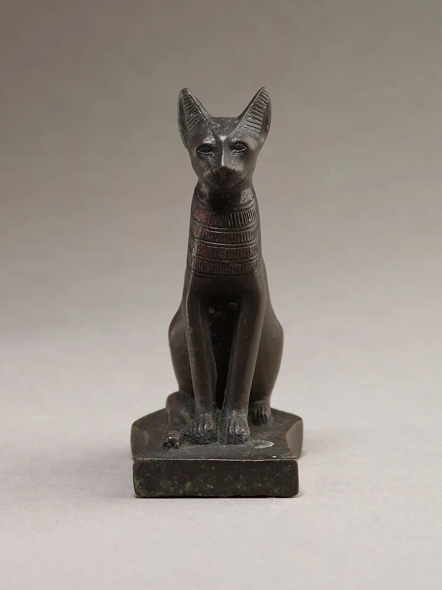 Statuette of a cat — Unknown