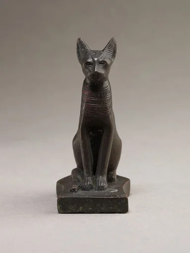 Statuette of a cat