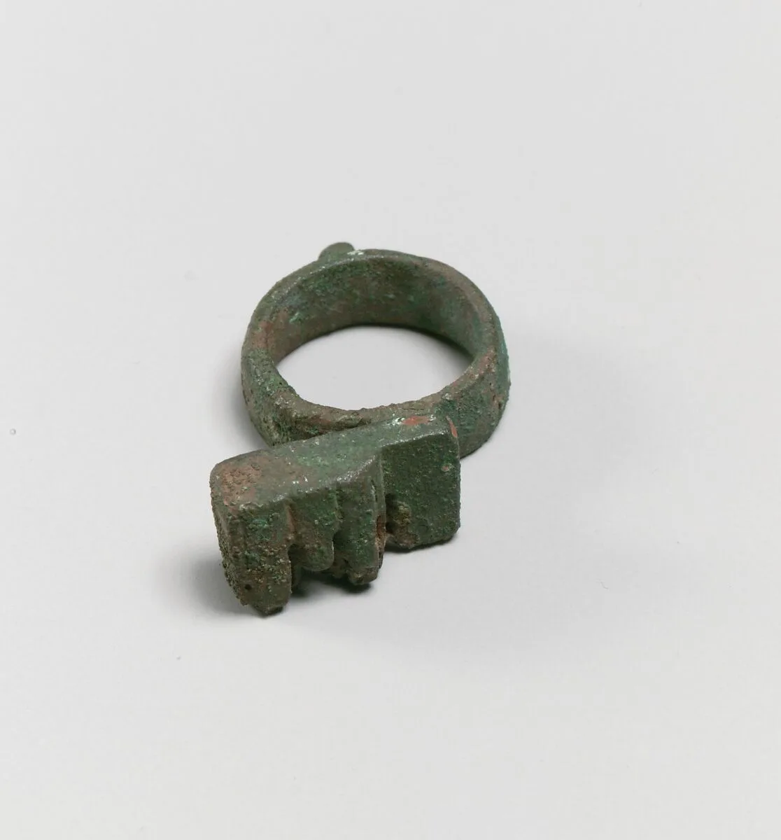 Bronze ring key — Unknown