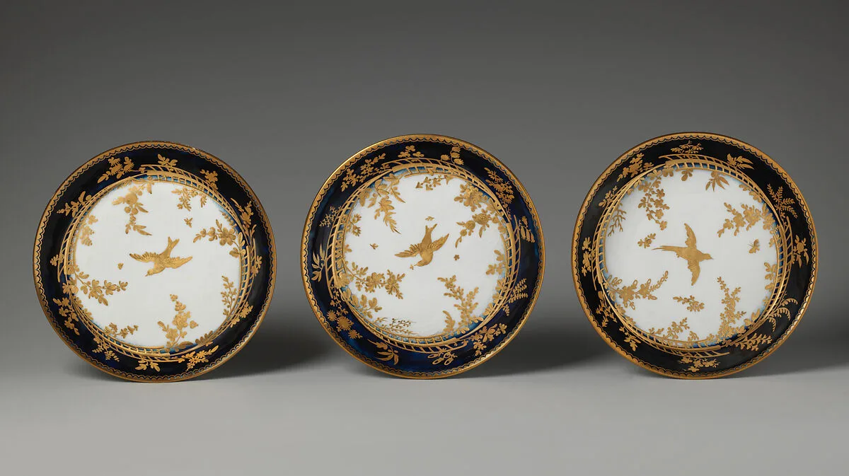 Saucers (12) (part of a service) — Chelsea Porcelain Manufactory
