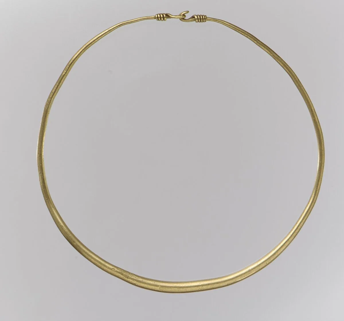Gold Neck Ring — Unknown