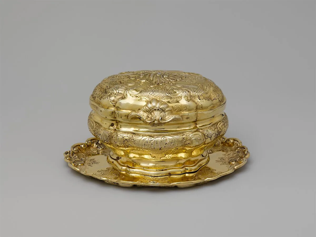 Oval box with cover — Gottlieb Satzger