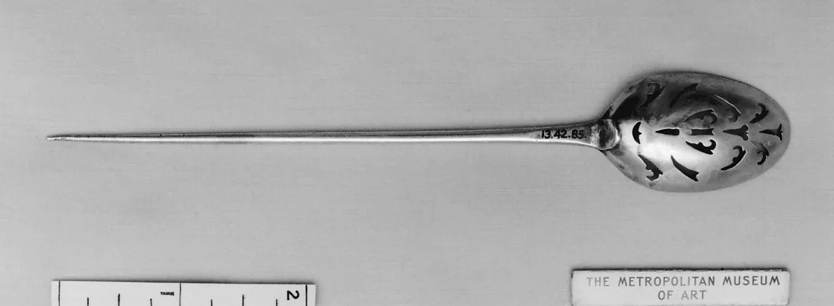 Strainer spoon — Unknown