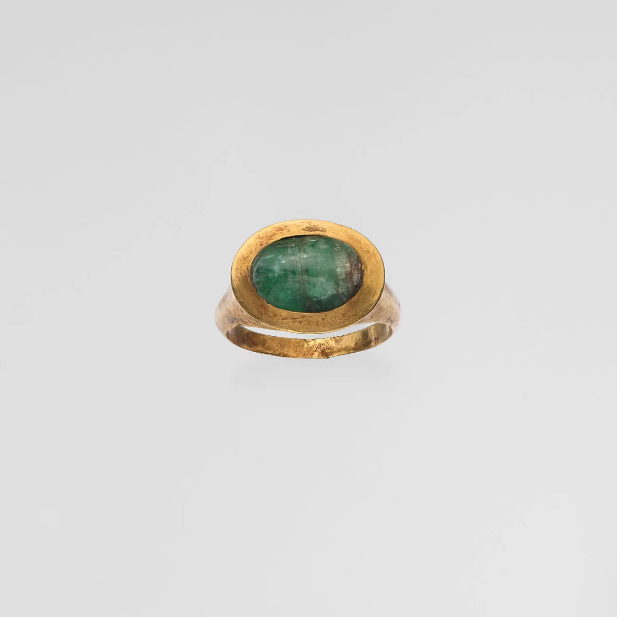 Gold and beryl ring — Unknown