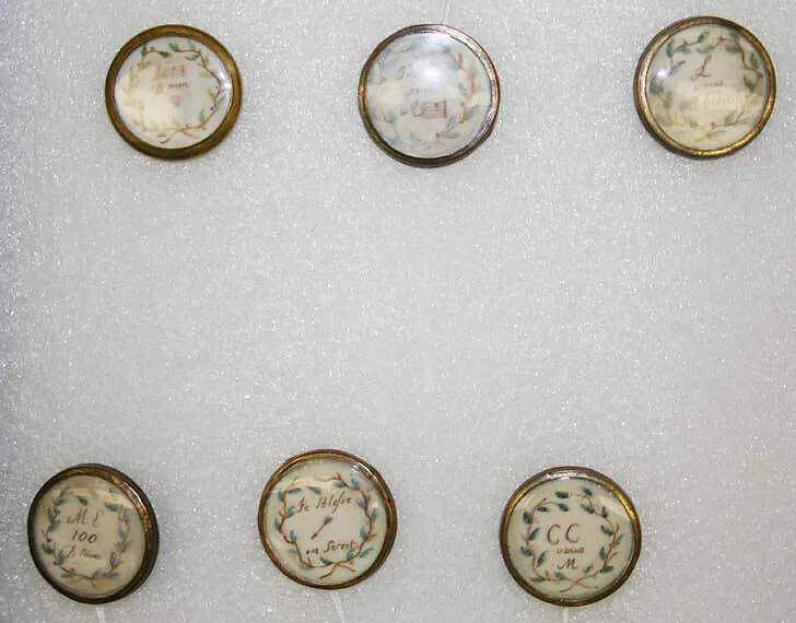 Button — Unknown
