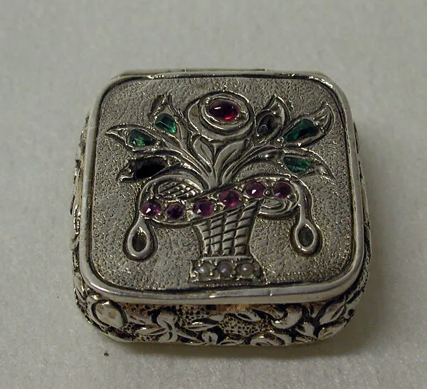 Pill box — Unknown