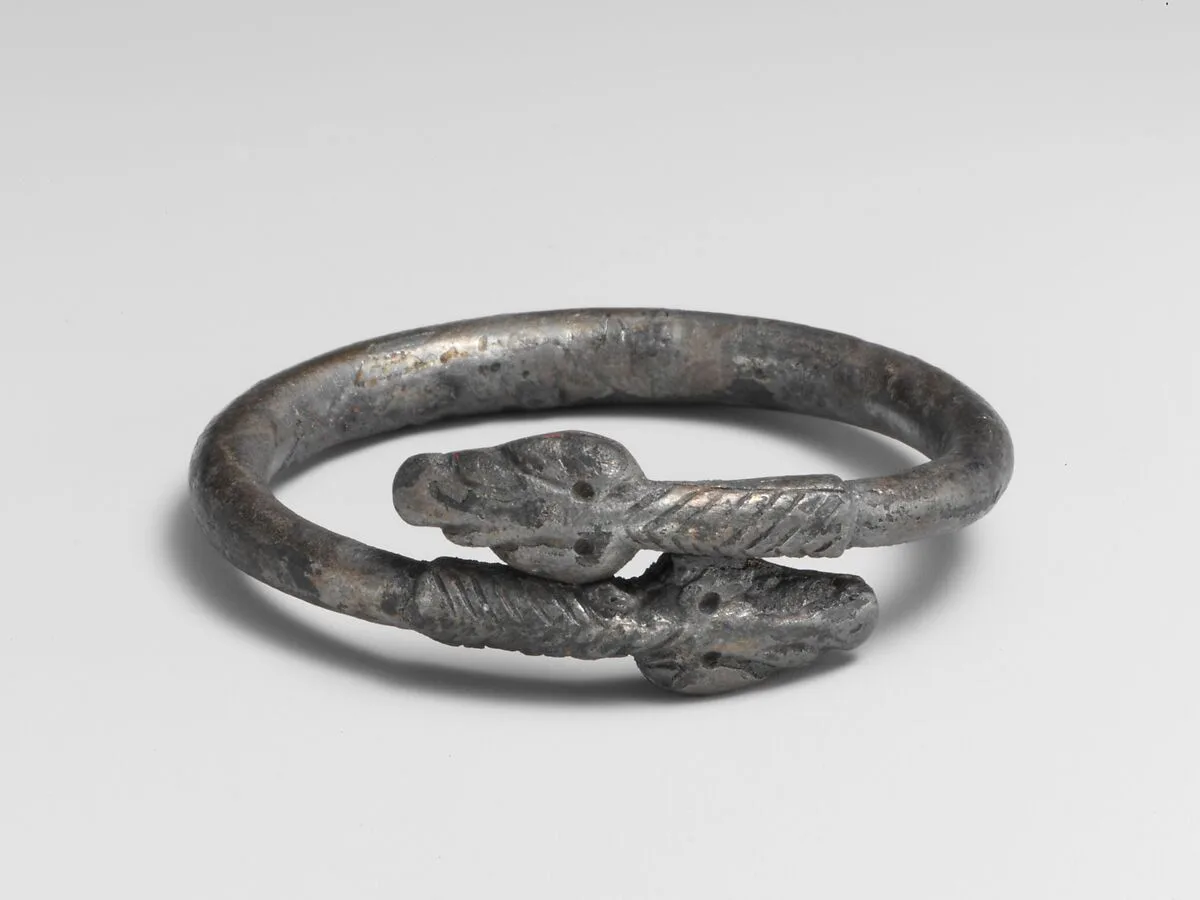 Silver bracelet in the form of a snake — Unknown