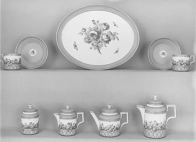 Teapot (part of a service) — Royal Porcelain Manufactory, Berlin