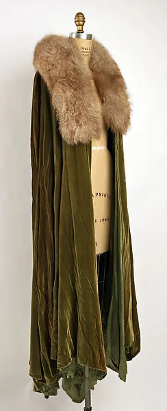 Evening cape — Madeleine Vionnet