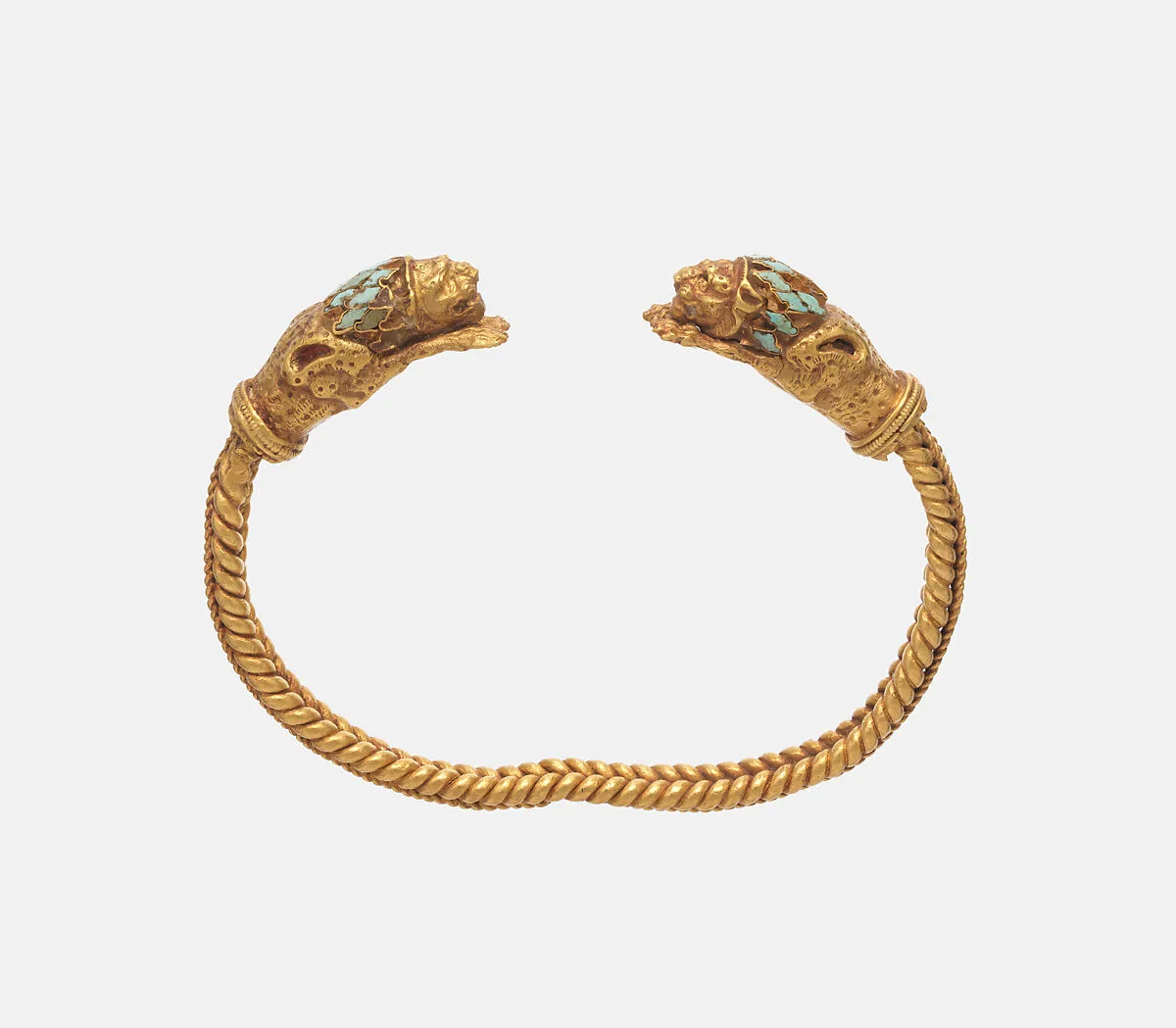 Bracelet with terminals in form of lion foreparts — Unknown