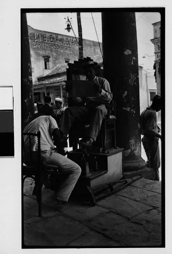 [Bootblack Stand, Havana]