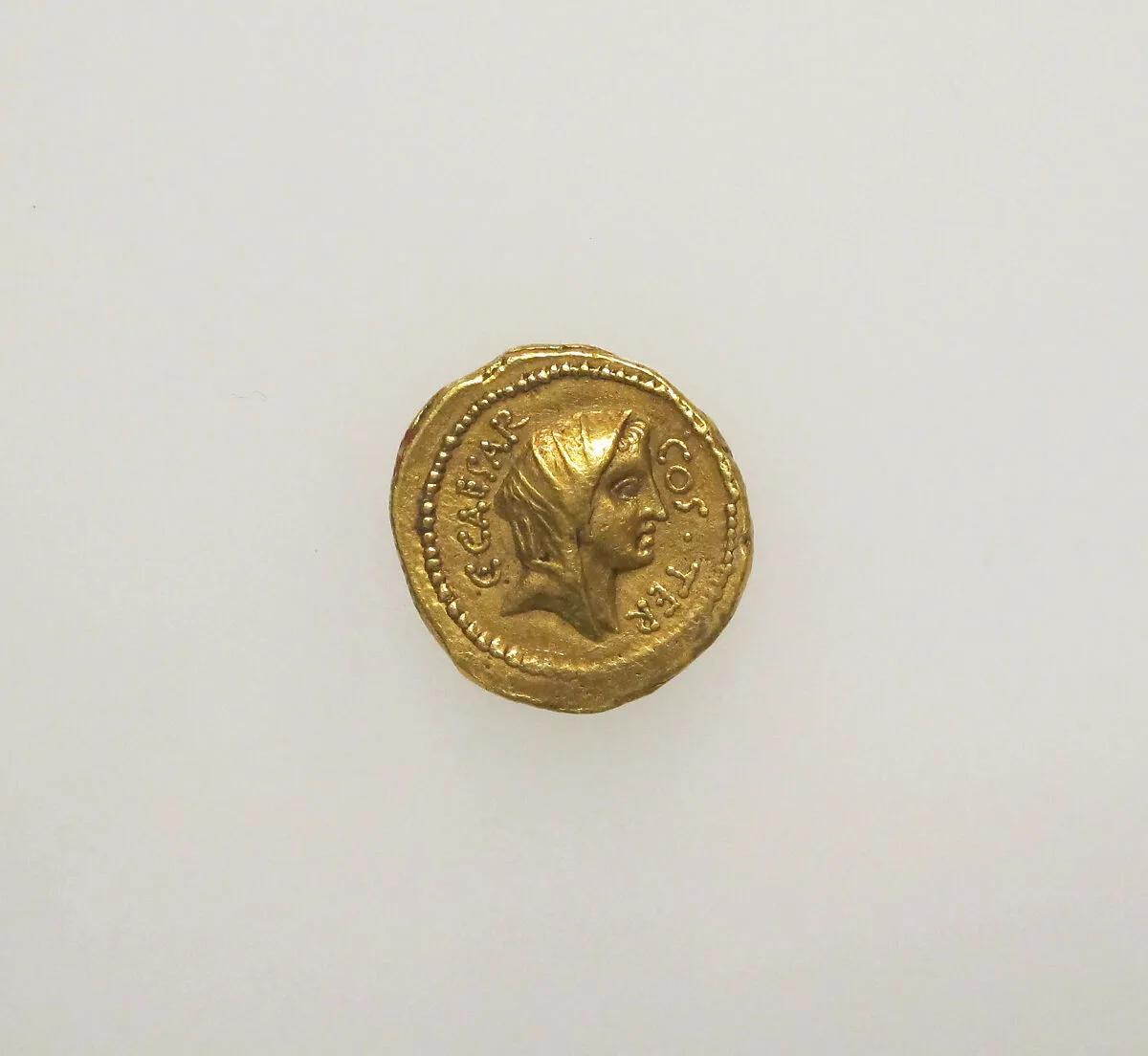 Gold aureus of Julius Caesar — Unknown