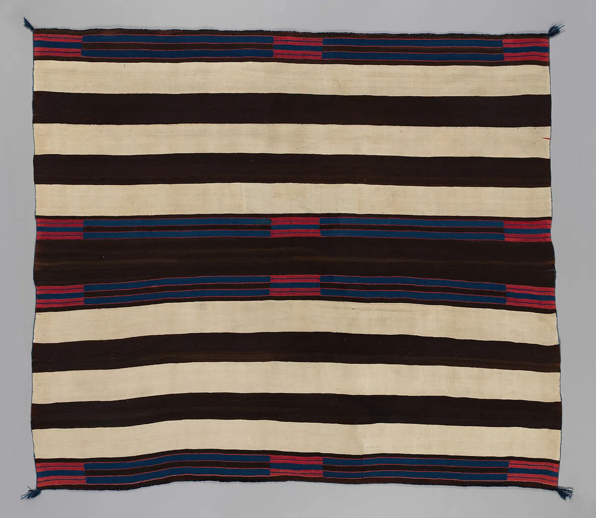 Chief's blanket — Unidentified