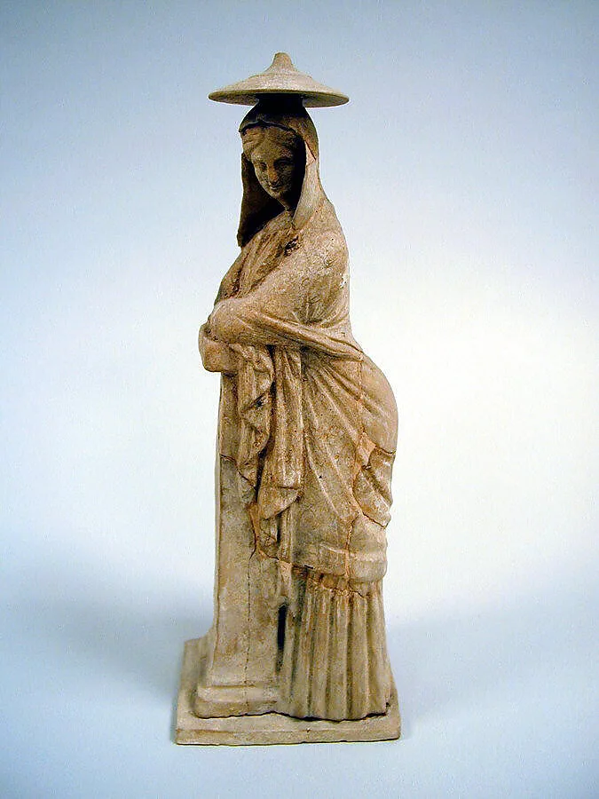 Statuette of a woman — Unknown
