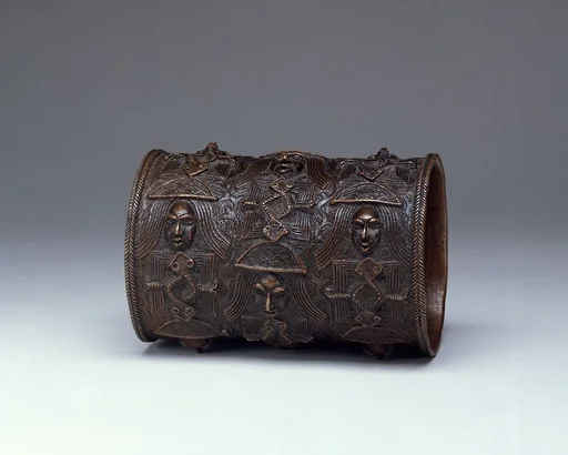Bracelet: Portuguese Heads and Mudfish