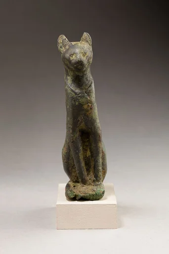 Statuette of cat