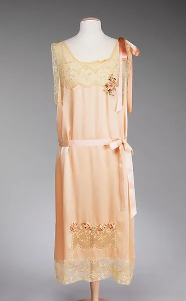 Nightgown — Bonwit Teller & Co.