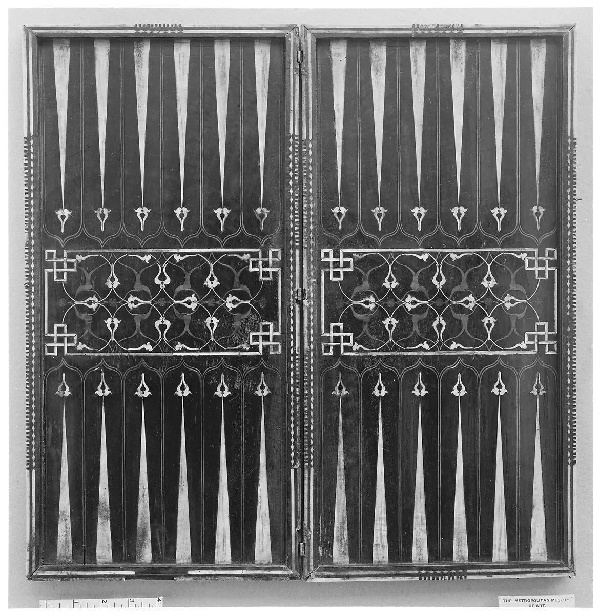 Chess and backgammon board — Unknown