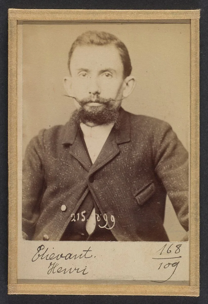 Etiévant. Henri, Achille. 32 ans, né à Flammanville (Manche). Typographe. Anarchiste. 4/3/94. — Alphonse Bertillon