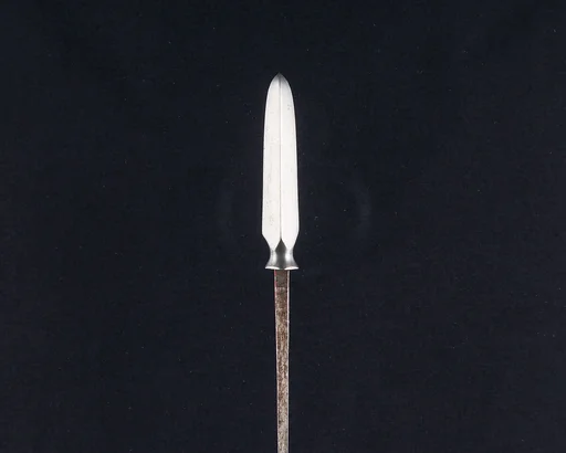 Arrowhead (<i>Yanone</i>)