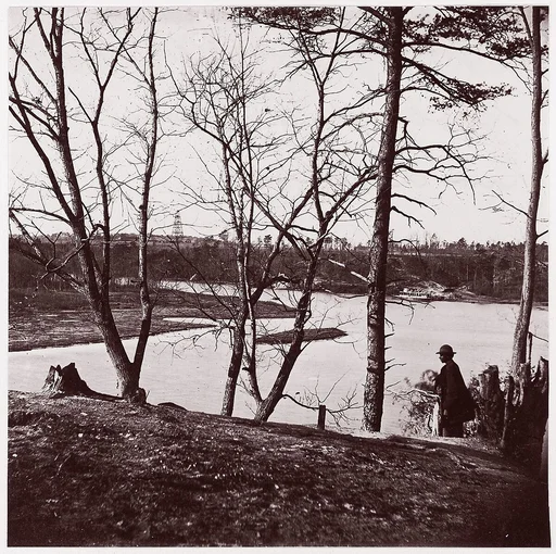 Cobb's Hill, Lookout in Distance
