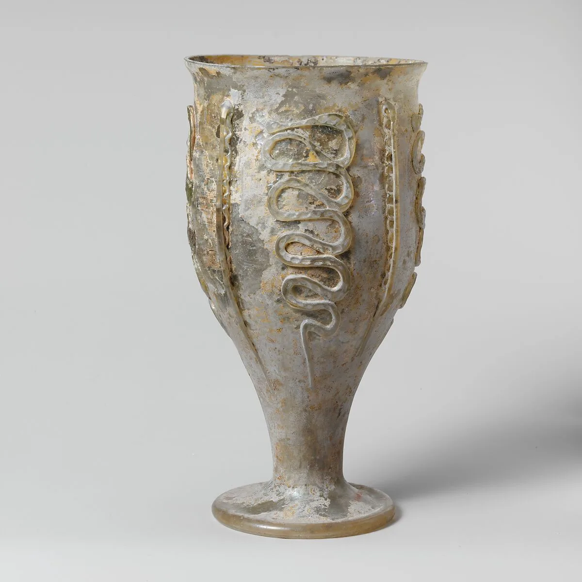 Glass beaker with snake-thread decoration — Unknown