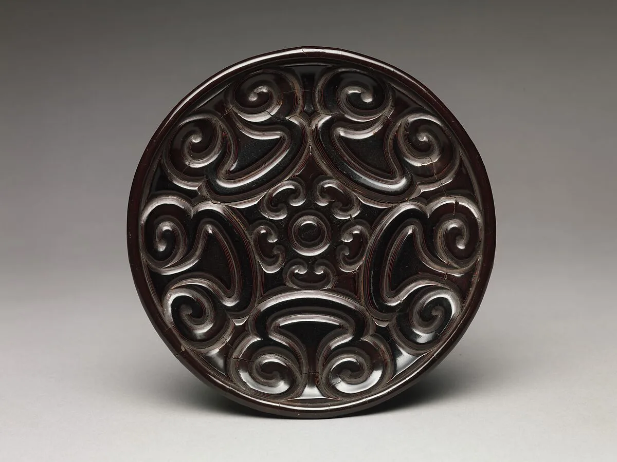 元末明初 雕漆黑面剔犀劍環紋盤|Dish with pommel scrolls — Unknown