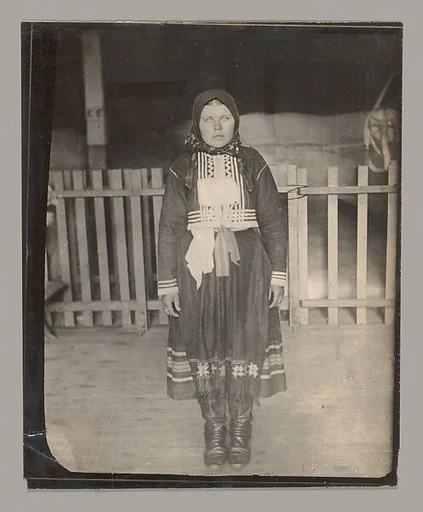[Hungarian Immigrants, Ellis Island, New York]